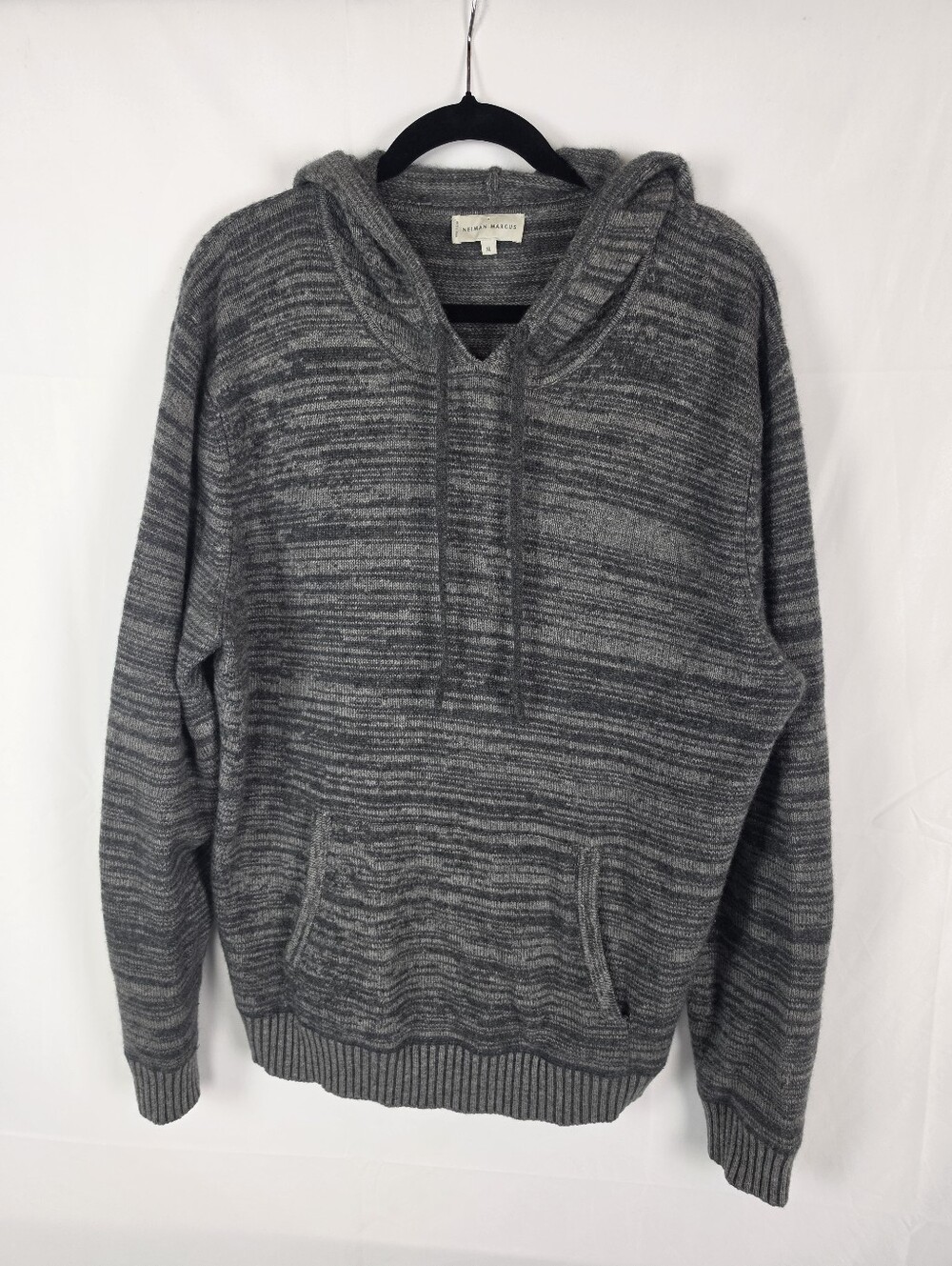 Neiman Marcus 100% Cashmere Hoodie Sweater Men's XL Gray Marled Quiet Luxury